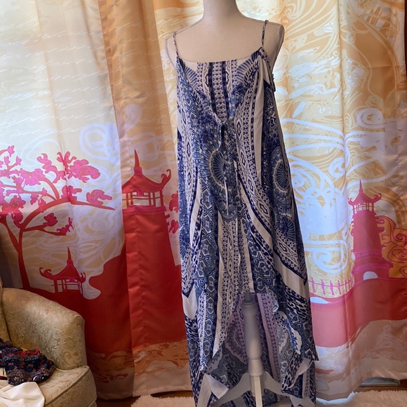 BLUE & WHITE MAXI/MIDI WITH WRAP AROUND CAPE DRESS SIZE MED - Picture 2 of 10